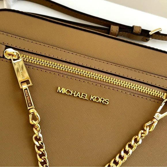 🌸NWT Michael Kors Jet Set Large Camel Crossbody With Chain - Picture 11 of 13